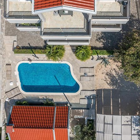 Villa Em Makarska Bagian luar foto