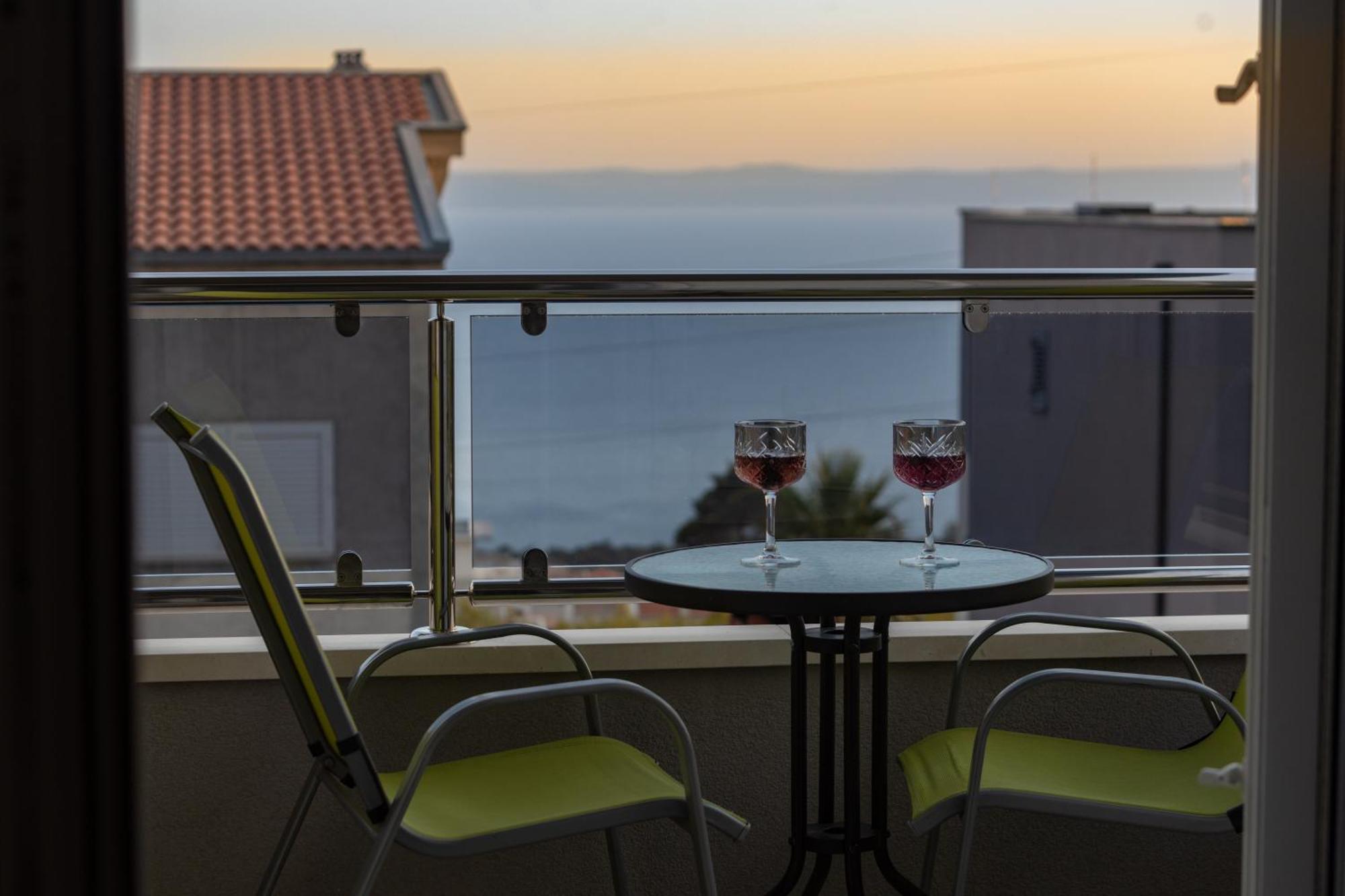 Villa Em Makarska Ruang foto