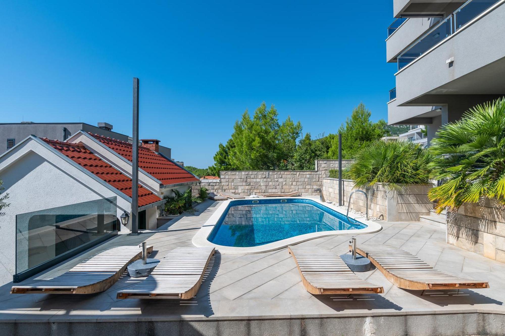 Villa Em Makarska Bagian luar foto