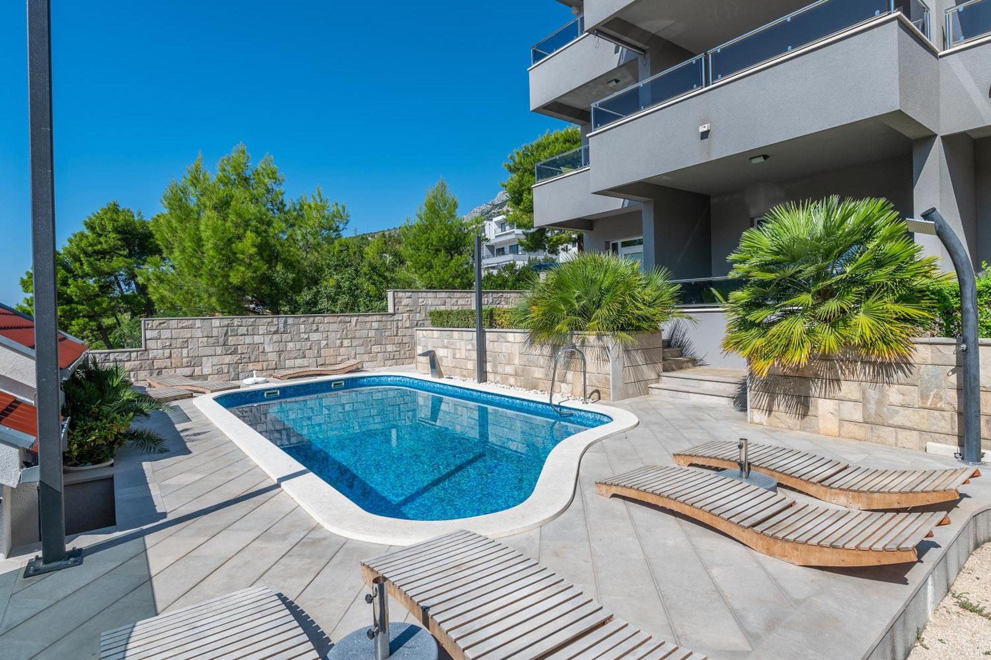Villa Em Makarska Bagian luar foto