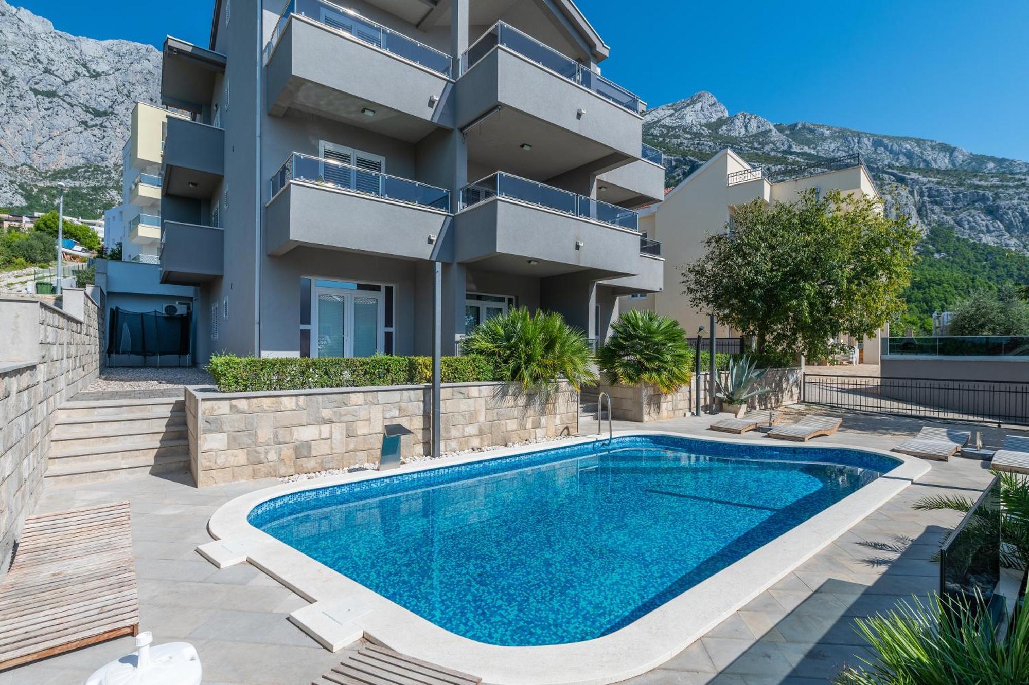 Villa Em Makarska Bagian luar foto