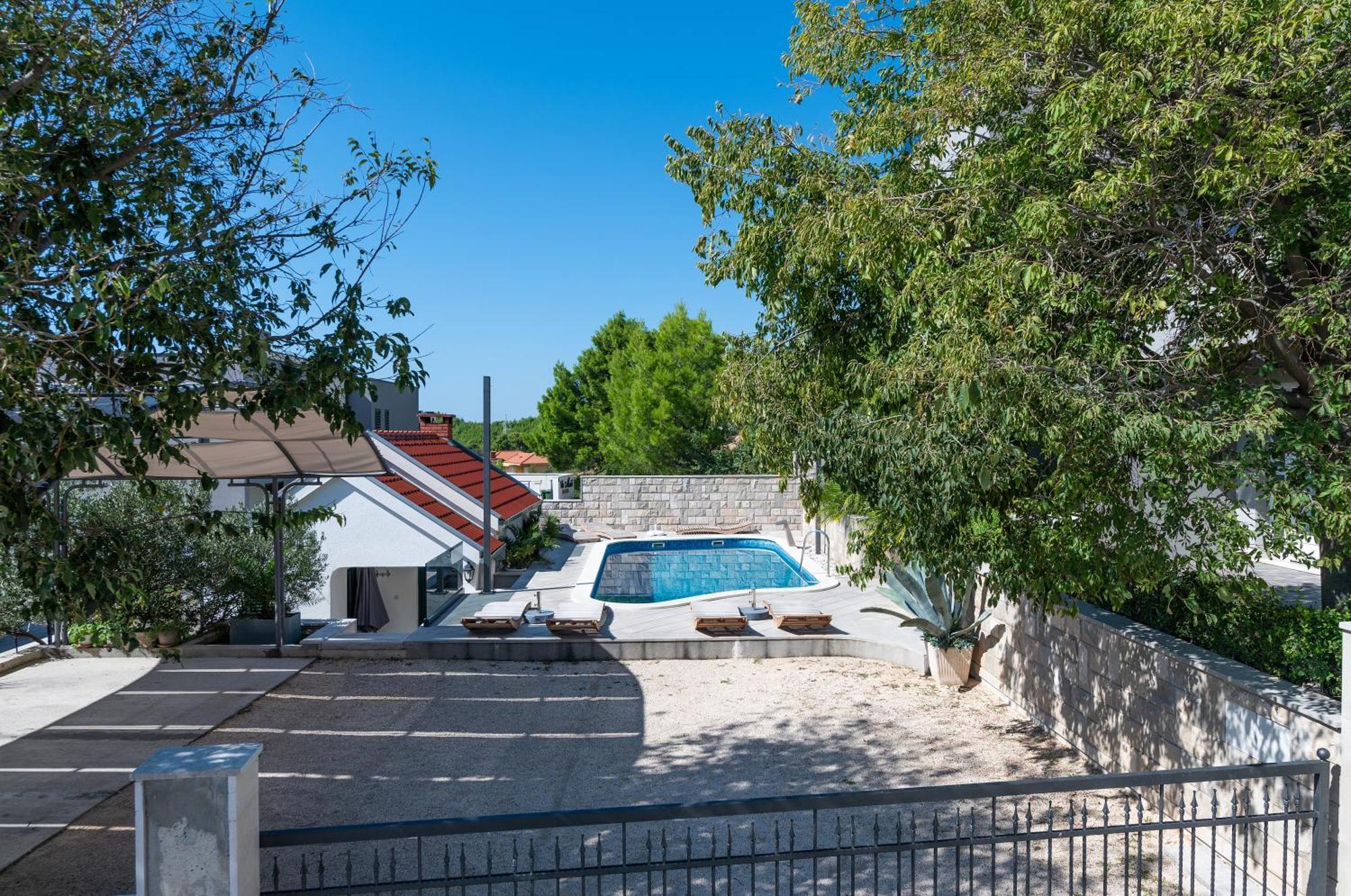 Villa Em Makarska Bagian luar foto