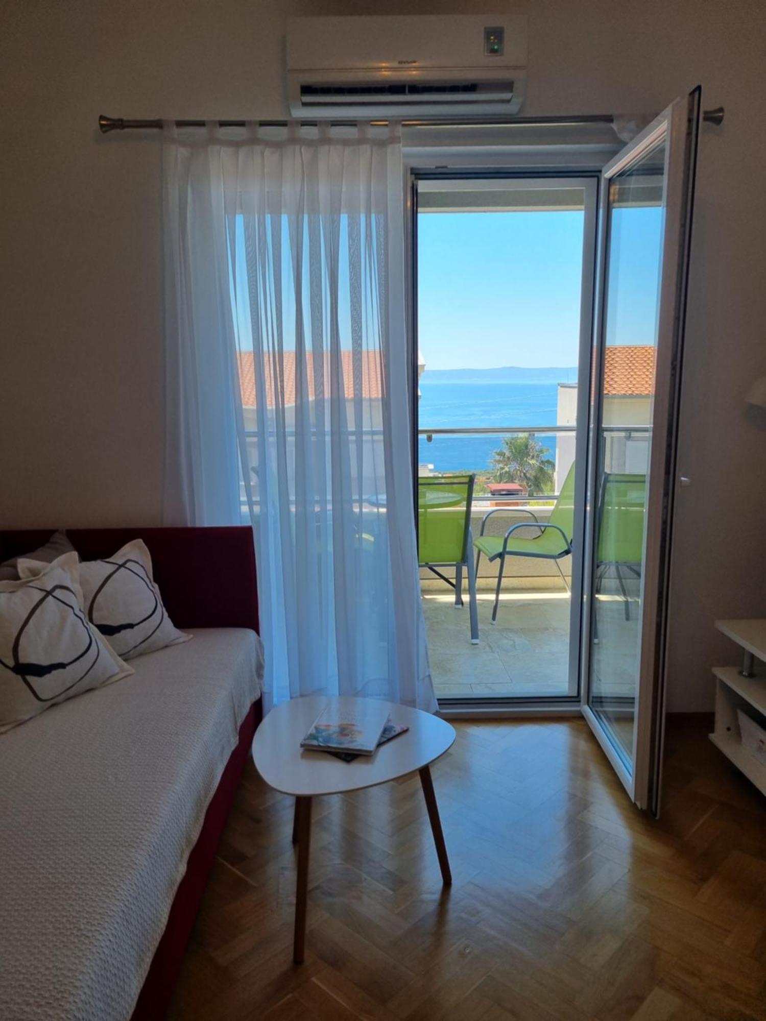 Villa Em Makarska Bagian luar foto