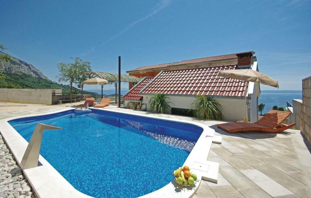 Villa Em Makarska Bagian luar foto