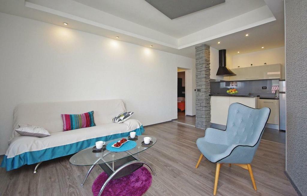 Villa Em Makarska Bagian luar foto